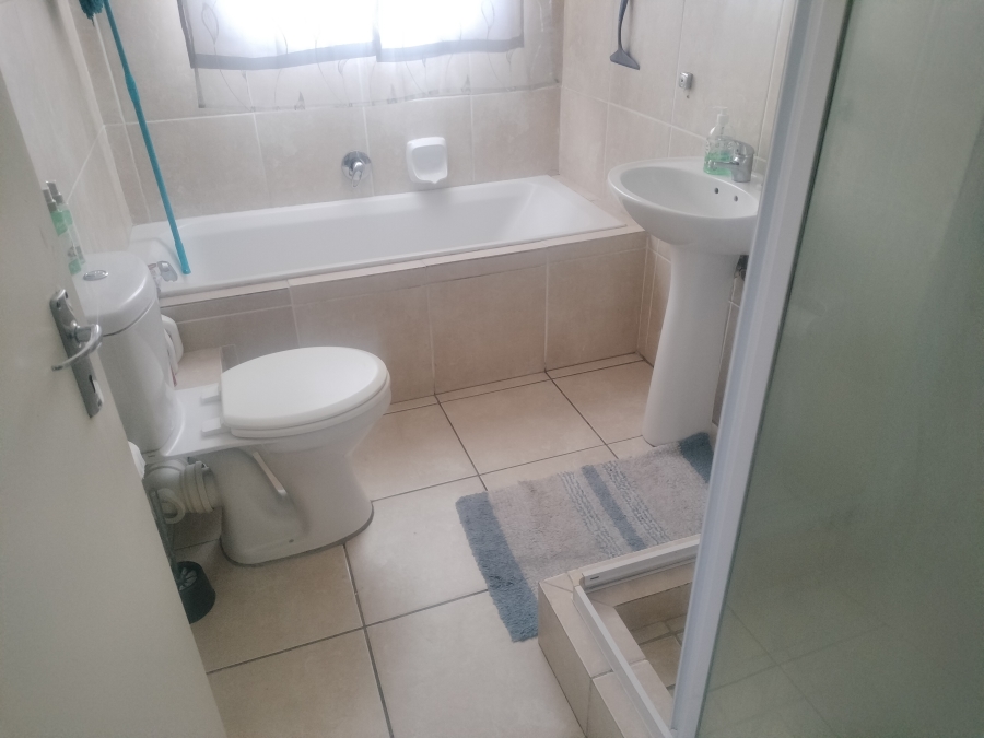 To Let 3 Bedroom Property for Rent in Hagley Western Cape